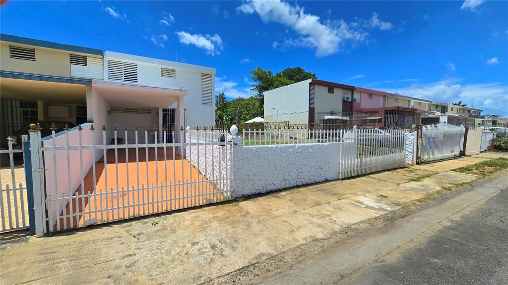 236s, 15, Villa Evangelina, Manati - 2