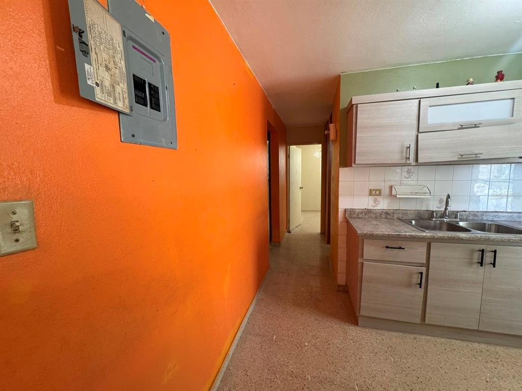 E 12, Urb. Colinas De Villa Rosa, Sabana Grande - 6