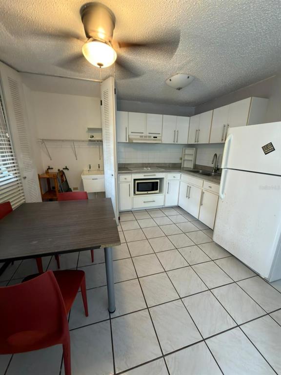 A104, 21 Calle Tamarindo, Condominio Villa San Ignacio, Mayaguez - 7