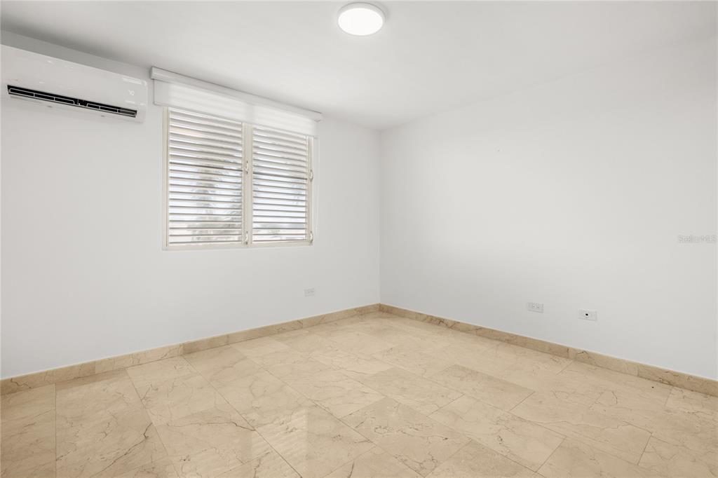 J9, Calle Natalia, Trujillo Alto - 25