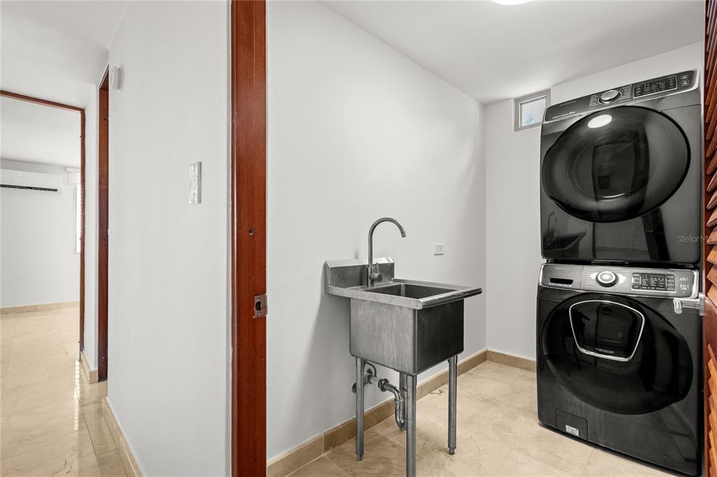 J9, Calle Natalia, Trujillo Alto - 27