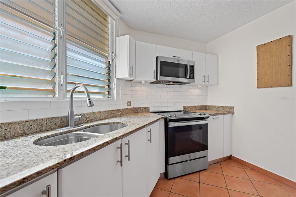 2, 30 Avenida, Juan Carlos De Borbón, Guaynabo - 13