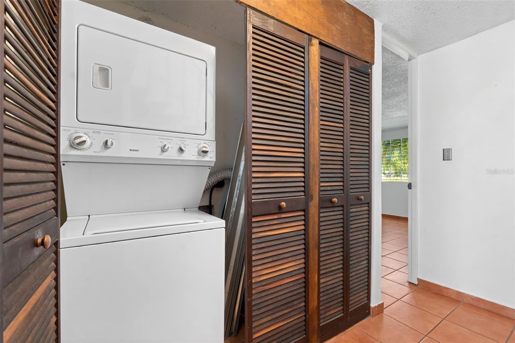 2, 30 Avenida, Juan Carlos De Borbón, Guaynabo - 21