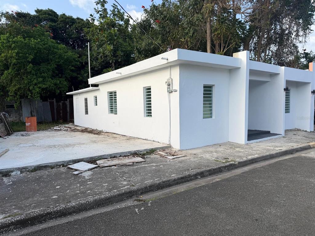 122, Bade Perez St., Guayama - 2
