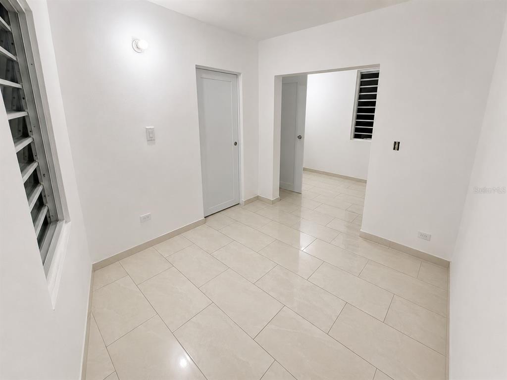 122, Bade Perez St., Guayama - 5