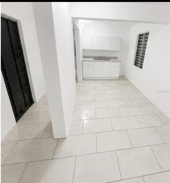 122, Bade Perez St., Guayama - 7