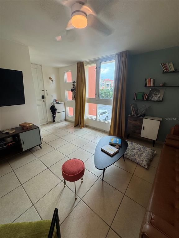 6-201, 400, Gran Blvd Los Prados, Caguas - 5