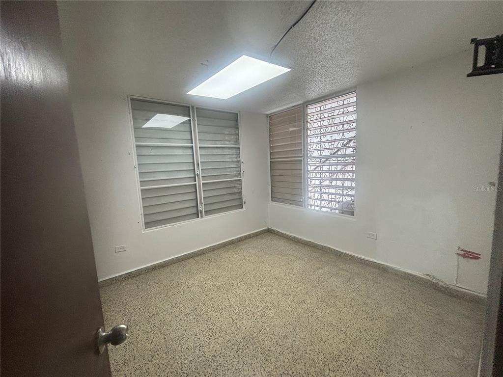 Calle 18, Bloque 23, Bayamon - 11