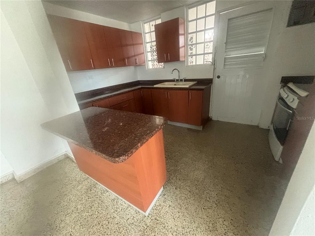 Calle 18, Bloque 23, Bayamon - 18