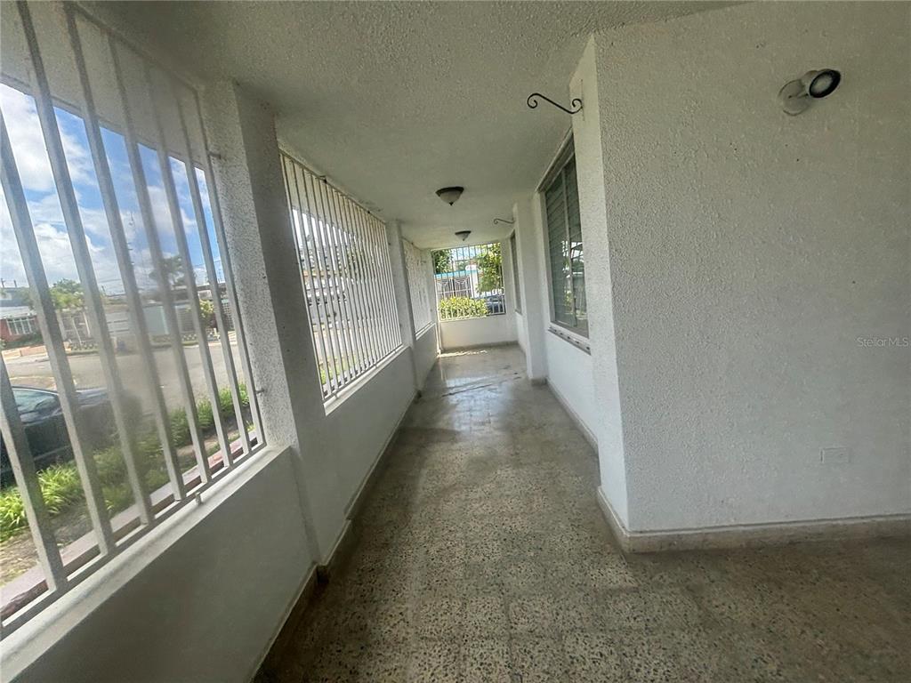 Calle 18, Bloque 23, Bayamon - 22