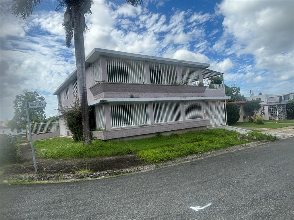 Calle 18, Bloque 23, Bayamon - 33