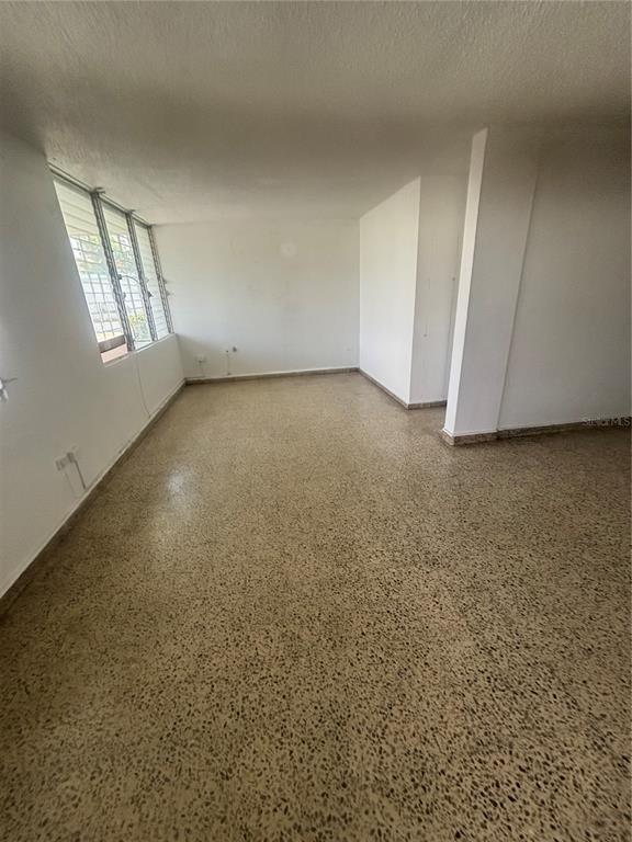 Calle 18, Bloque 23, Bayamon - 4