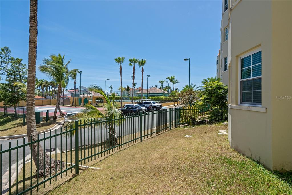 D-101, 6690 Rd., Royal Palm Cond., Vega Alta - 38