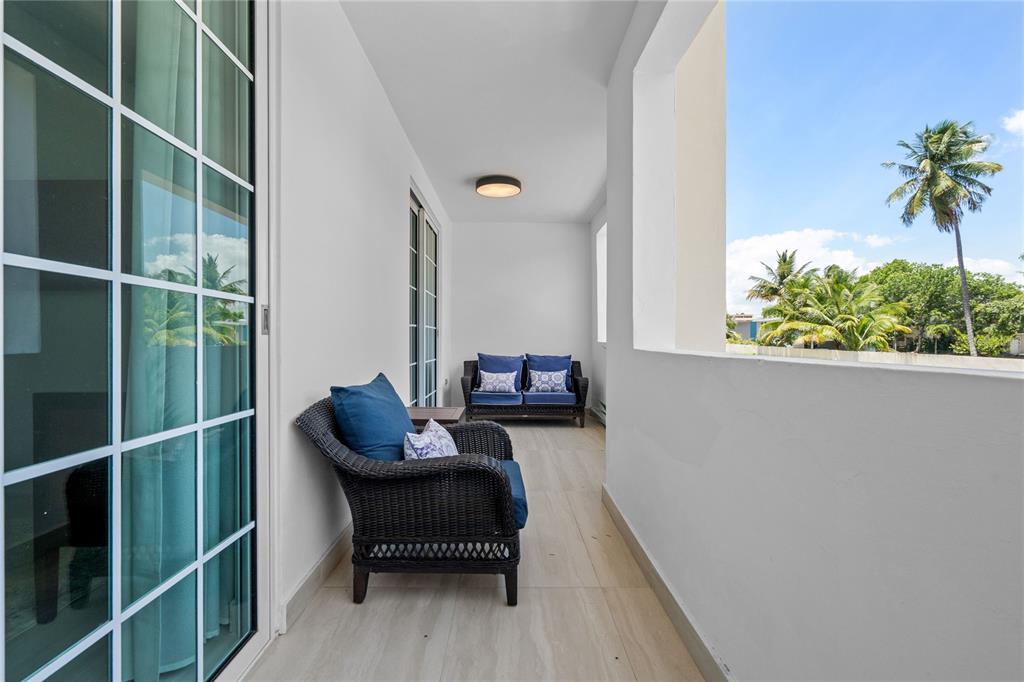 D-101, 6690 Rd., Royal Palm Cond., Vega Alta - 42