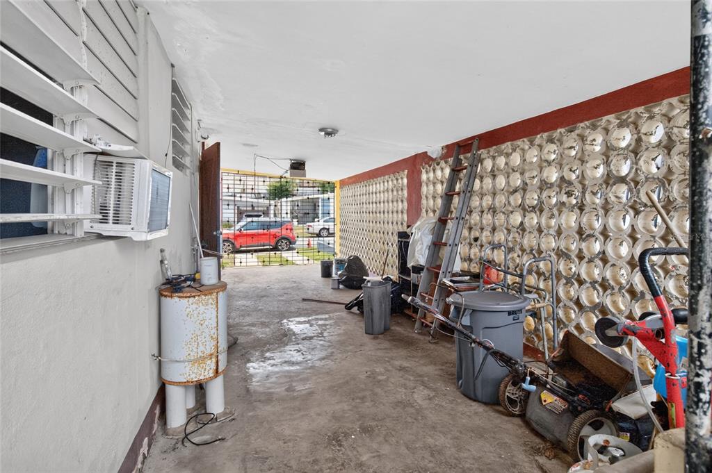 BLQ B7, 3, Urbanización Reparto Marquez, Arecibo - 32