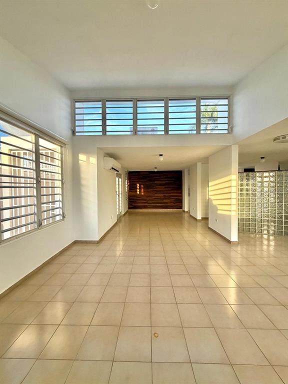 2105, Calle Antioquia, Guaynabo - 2