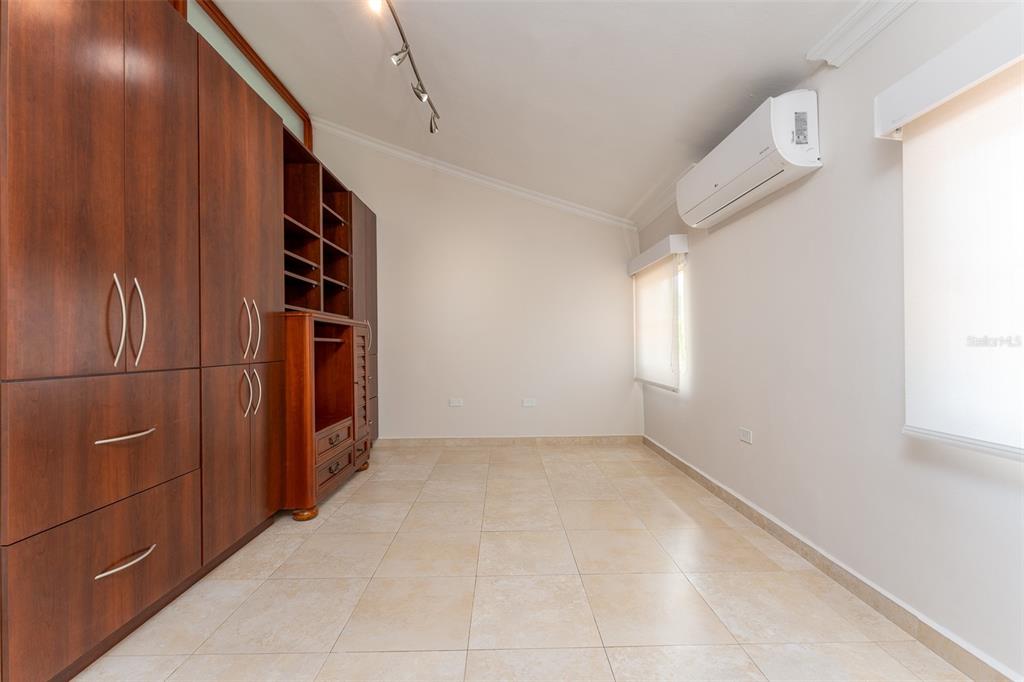 254, Sabanera, Dorado - 27