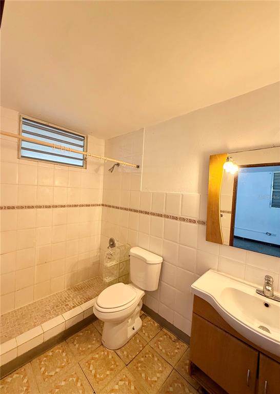 R-17, 10, Flambon Gardens, Bayamon - 16