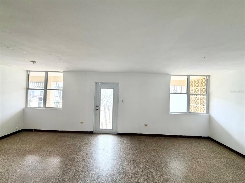 R-17, 10, Flambon Gardens, Bayamon - 18