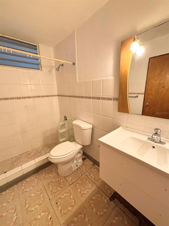 R-17, 10, Flambon Gardens, Bayamon - 19