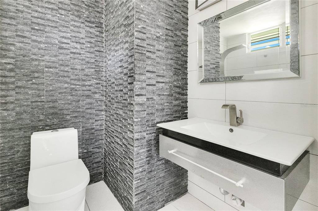 APT. 1504, Ave. Triovegabajeño, Cond. Torre Vista, Vega Baja - 19