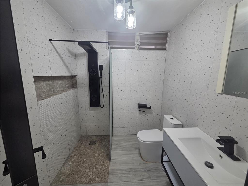 24 Calle 35, Villa Carolina, Carolina - 12