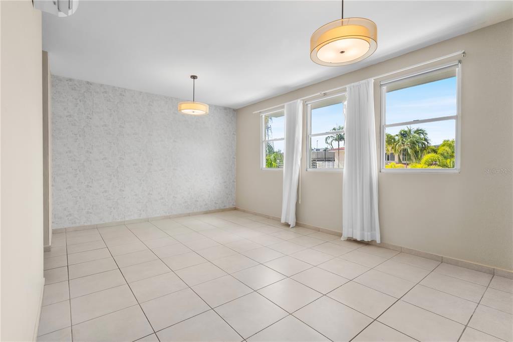 A7, Urb Mirabella Village, Calle Nacar, Bayamon - 18