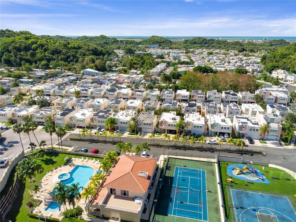 A7, Urb Mirabella Village, Calle Nacar, Bayamon - 33