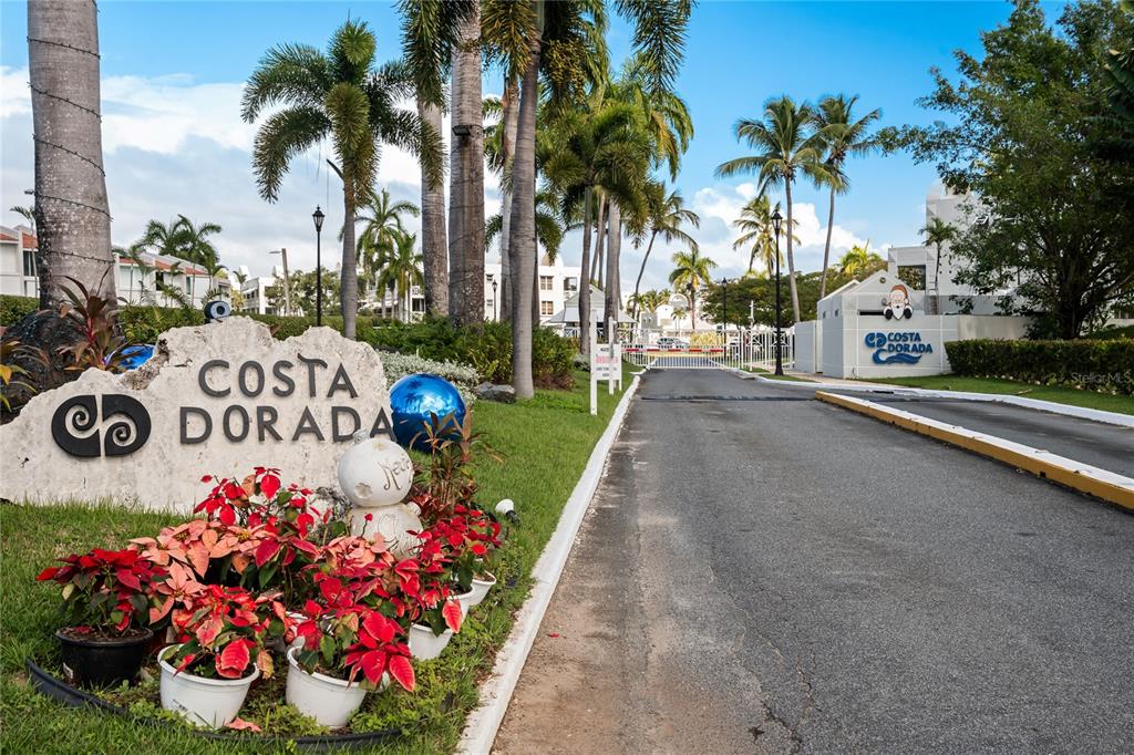 J1, Calle Costa Dorada, Dorado - 17