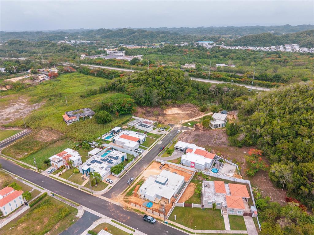 Urb. Reparto Rosello, Manati - 3