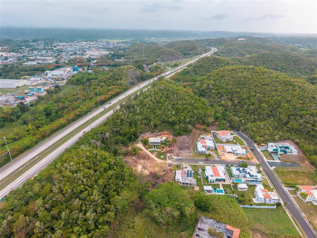 Urb. Reparto Rosello, Manati - 5
