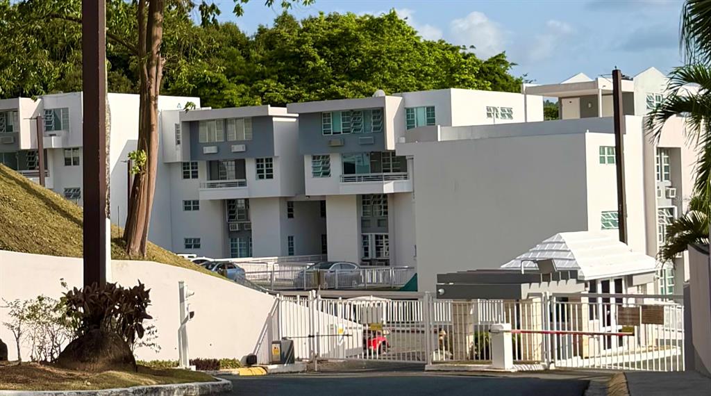 13 Camino Los Baez, Cond El Bosque, Guaynabo - 1