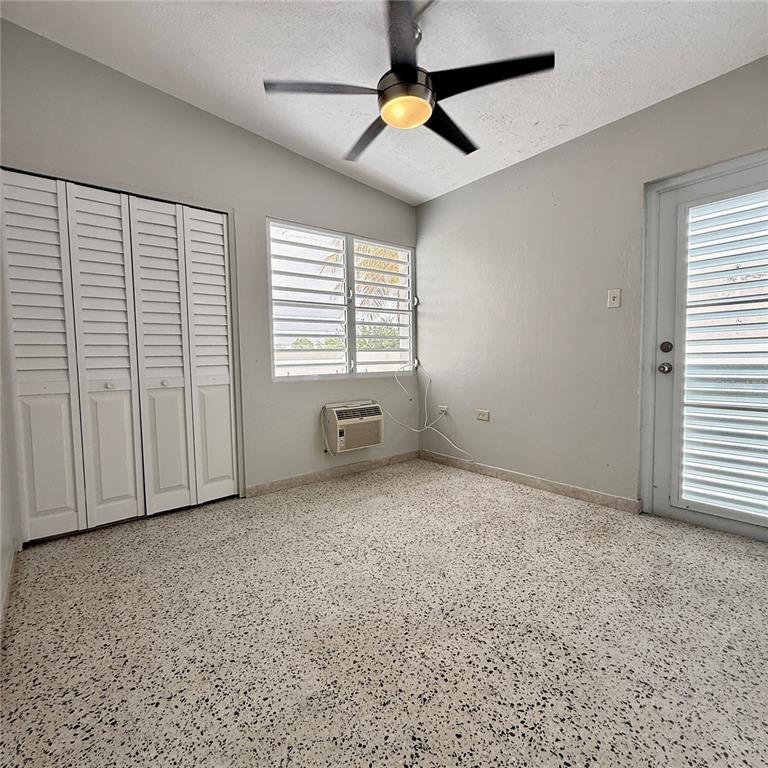 CG26, 143, Jardines De Country Club, Carolina - 11