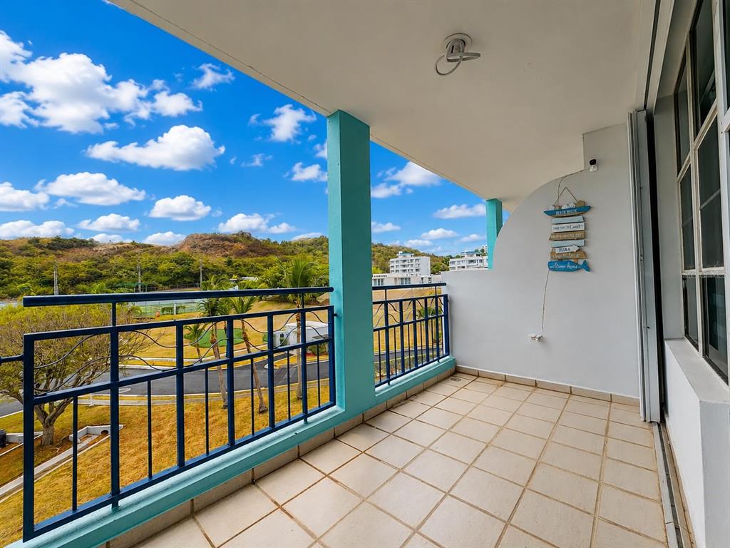 #301, Cond. Costa Brava, Edif. 9, Ceiba - 10