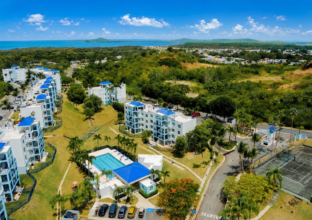 #301, Cond. Costa Brava, Edif. 9, Ceiba - 12