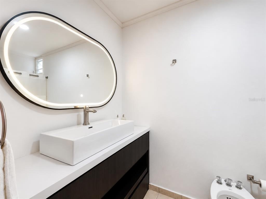 #301, Cond. Costa Brava, Edif. 9, Ceiba - 6