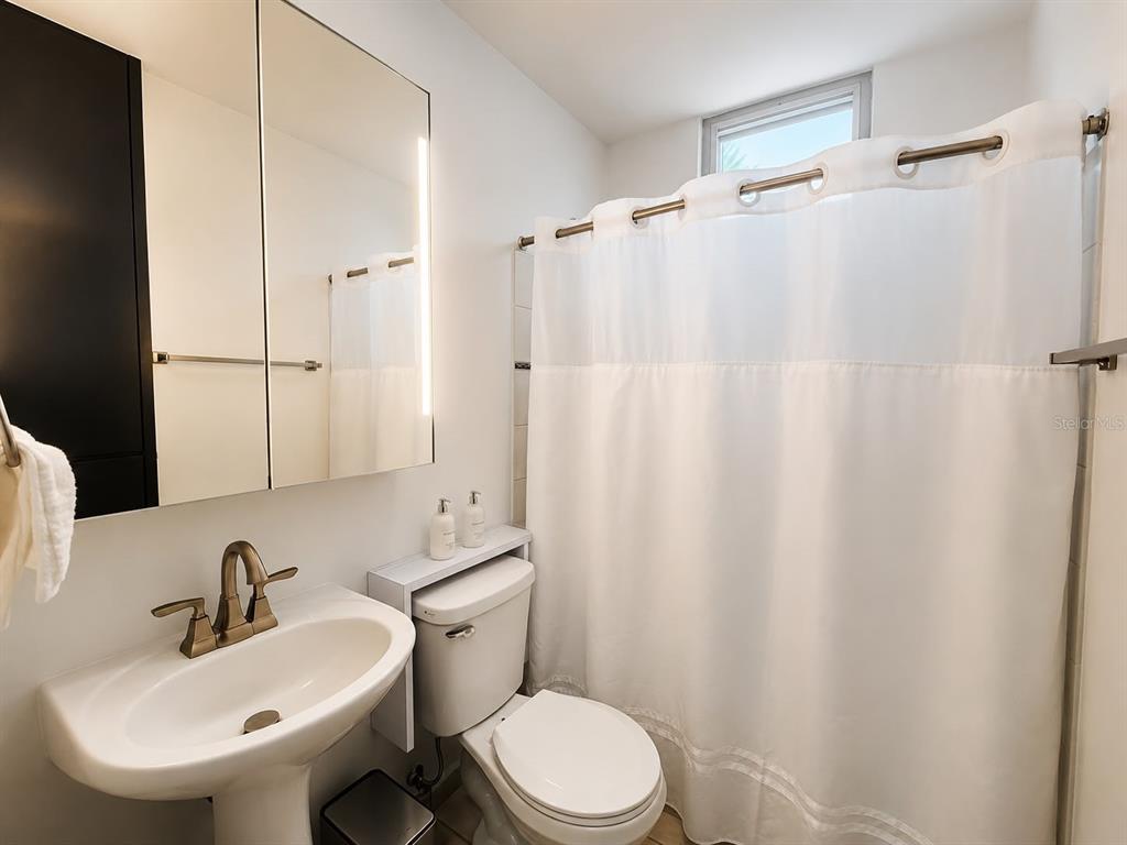 #301, Cond. Costa Brava, Edif. 9, Ceiba - 9