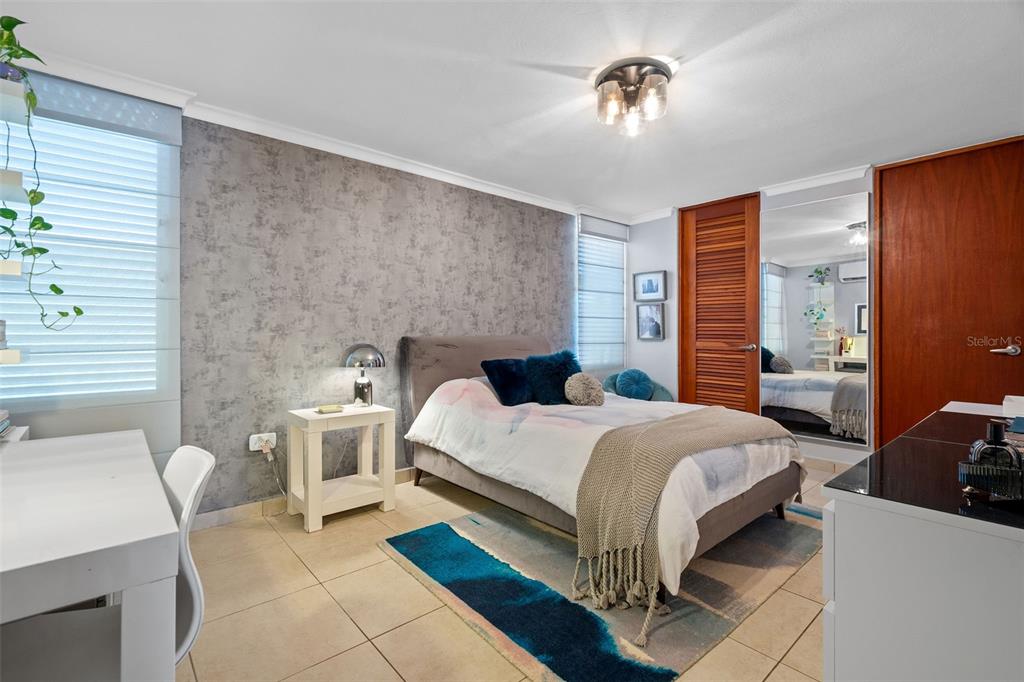 377, Corredor De La Arboleda, Dorado - 21