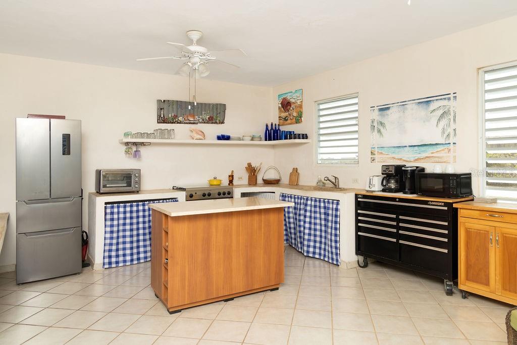 759b, Com. Villa Borinquen, Vieques - 16