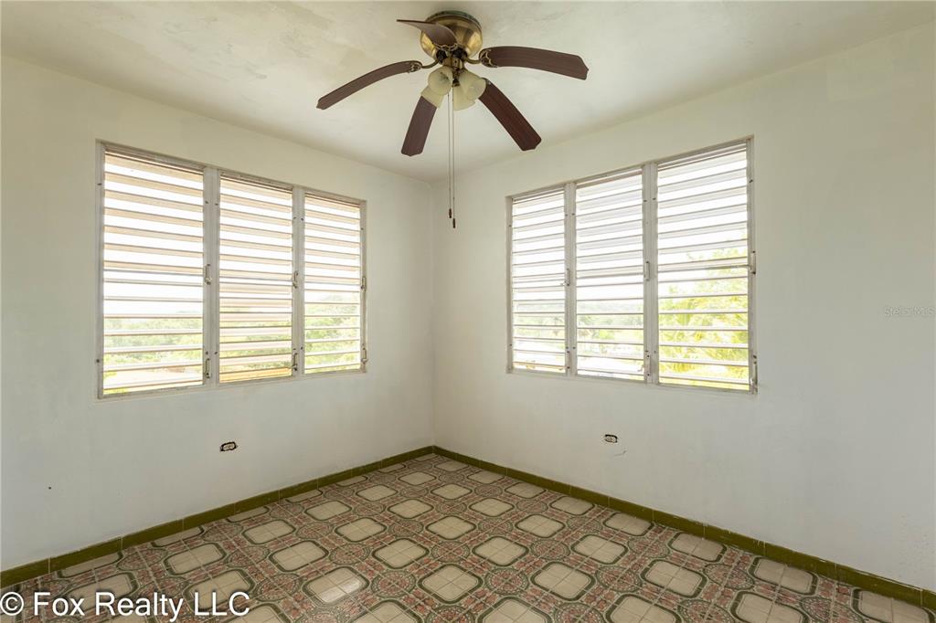 Solar B, Avenida Maria Bettega, Aguadilla - 10