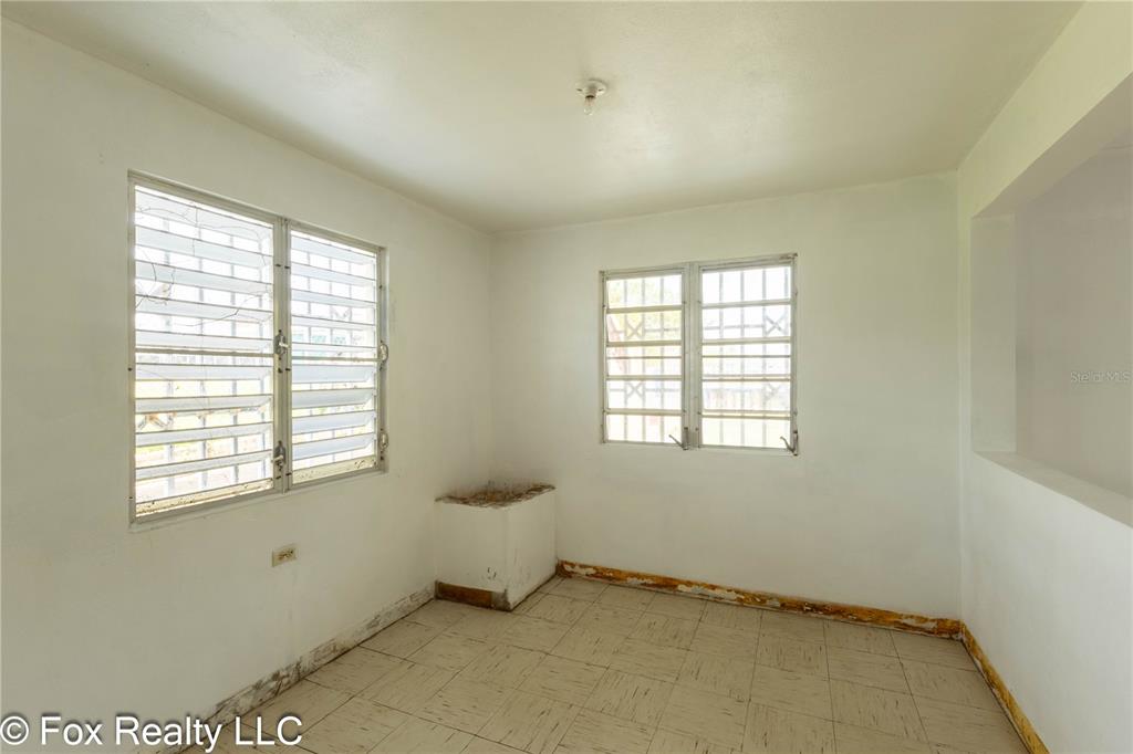 Solar B, Avenida Maria Bettega, Aguadilla - 13
