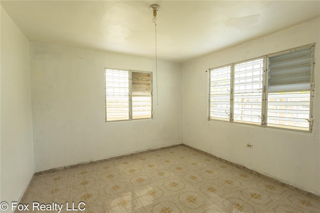 Solar B, Avenida Maria Bettega, Aguadilla - 14
