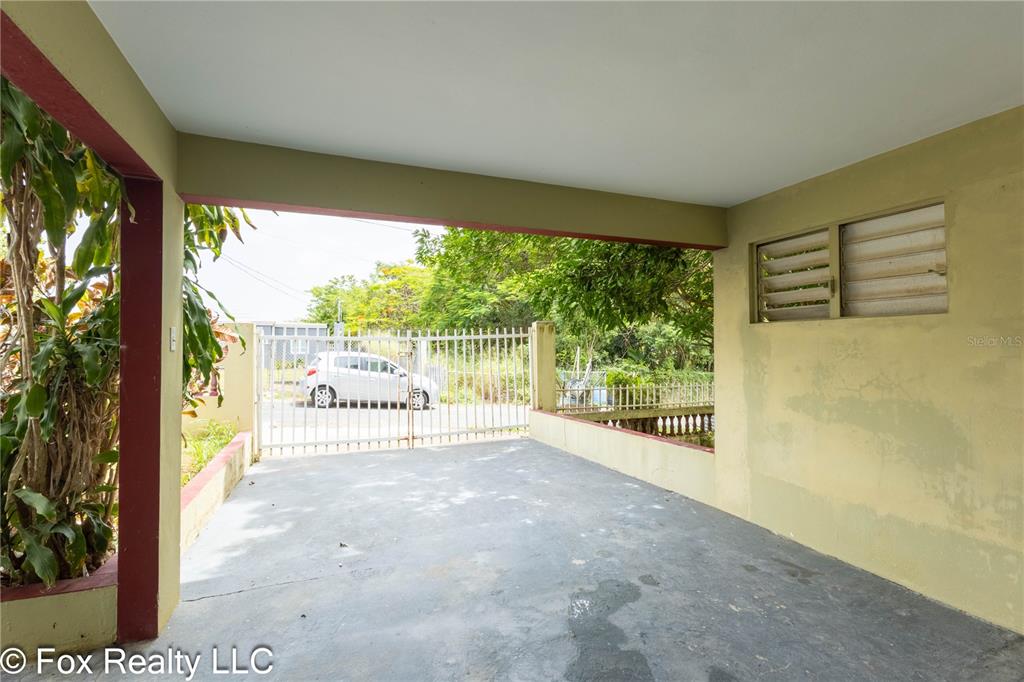 Solar B, Avenida Maria Bettega, Aguadilla - 23