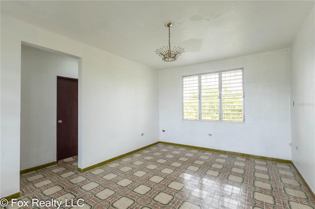 Solar B, Avenida Maria Bettega, Aguadilla - 7