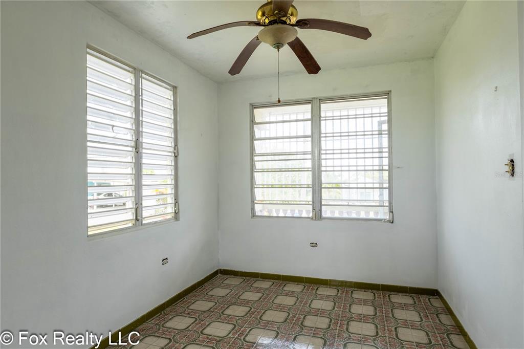 Solar B, Avenida Maria Bettega, Aguadilla - 9