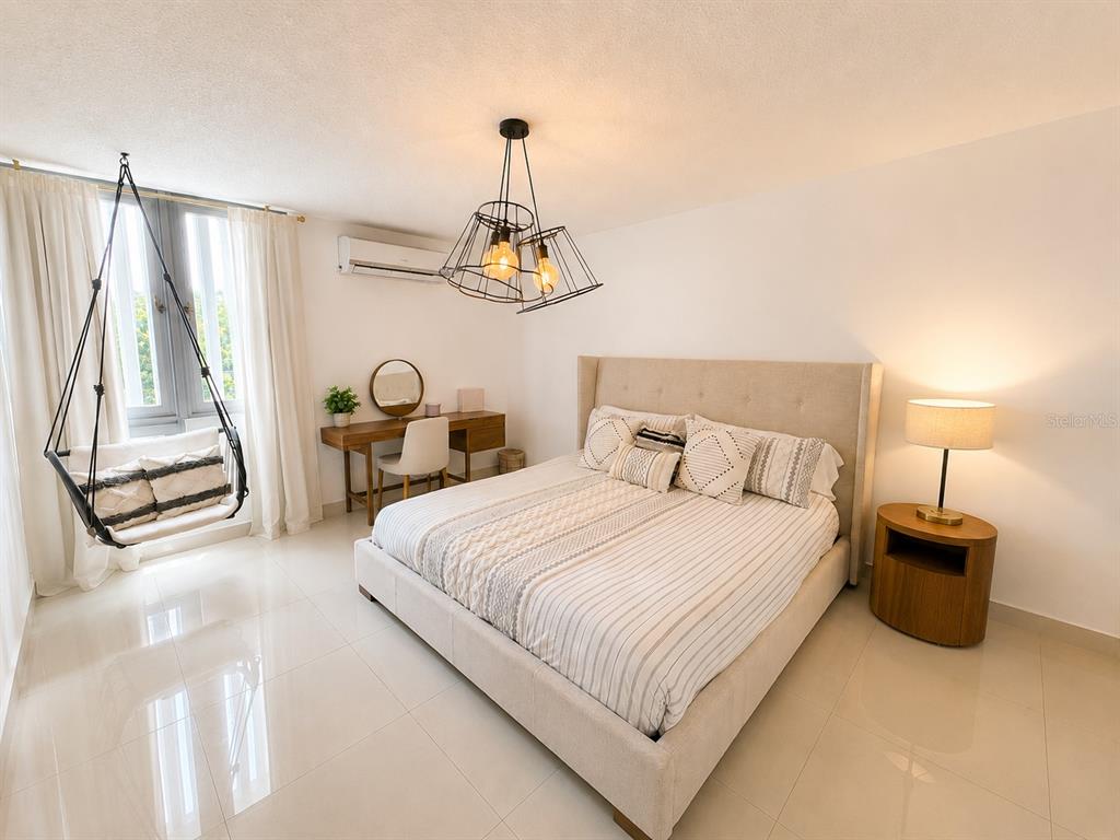 B7, Calle Industria, Caguas - 27