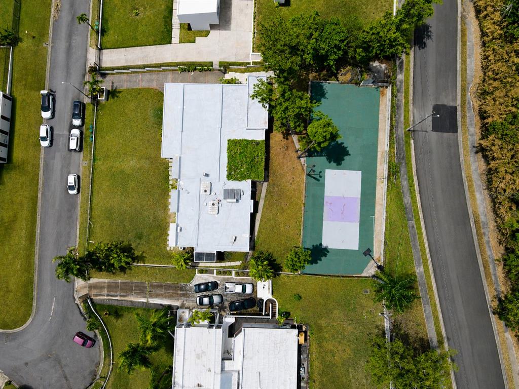 B7, Calle Industria, Caguas - 44