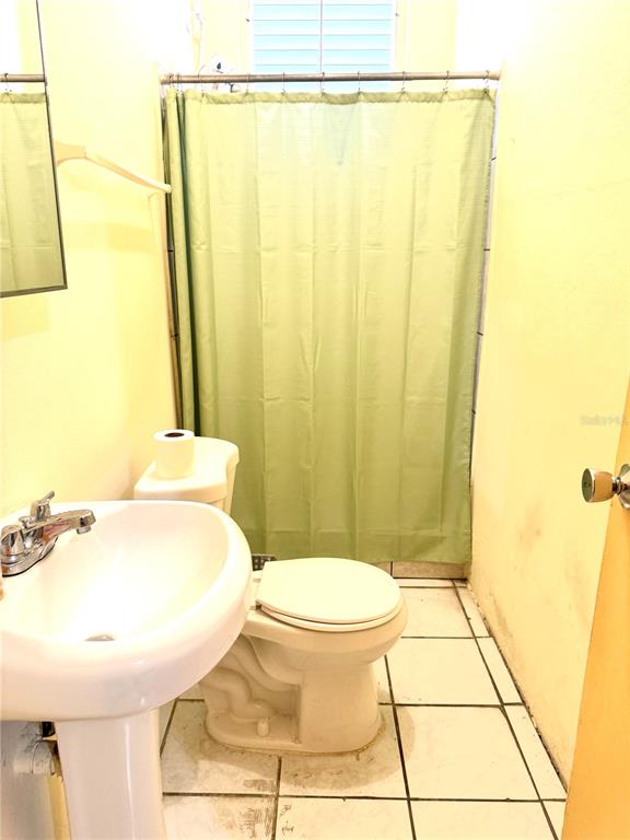 27, Sanchez Justiniano/acacias, Mayaguez - 5