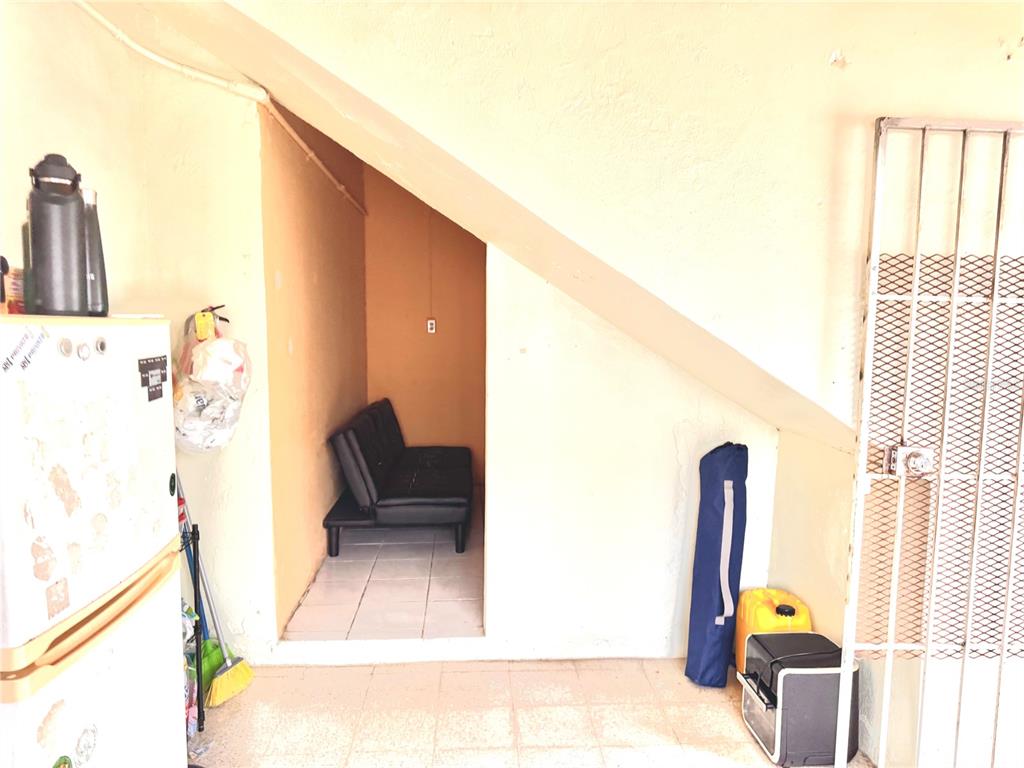 27, Sanchez Justiniano/acacias, Mayaguez - 7
