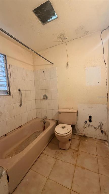 171, Yagrumo Street. Barrio Corrales, Aguadilla - 18